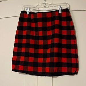 Old Navy Black and Red Mini Shirt. Beautiful Good Condition.Used Good Condition